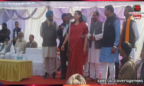 केंद्रीय मंत्री मेनका गांधी ने बढेपुरा में किया जनसभा को संबोधित, मांगे वोट केंद्रीय मंत्री मेनका गांधी ने बढेपुरा में किया जनसभा को संबोधित, मांगे वोट