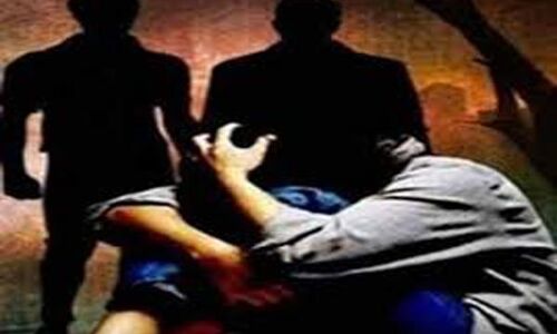 हरियाणा और यूपी के सीमा पर हुआ गेंगरेप, चलती गाडी से महिला को ग्रेटर नॉएडा में फेंका