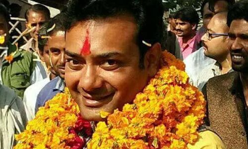 बीजेपी विधायक ने मचाया आगरा सर्किट हॉउस में हंगामा, कर्मचारियों को पीटा बीजेपी विधायक ने मचाया आगरा सर्किट हॉउस में हंगामा, कर्मचारियों को पीटा