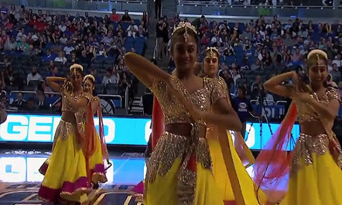 VIDEO: फ्लोरिडा के बास्केटबॉल कोर्ट में बजा जियो रे बाहुबली