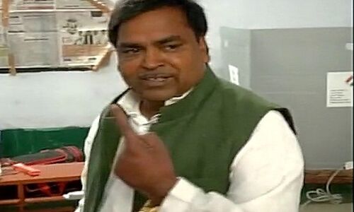 पूर्व मंत्री गायत्री प्रसाद प्रजापति के भतीजे का मिला दो टुकड़ों में शव पूर्व मंत्री गायत्री प्रसाद प्रजापति के भतीजे का मिला दो टुकड़ों में शव