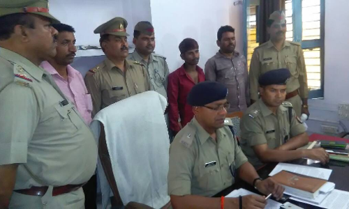 कासगंज में बस लूट काण्ड का खुलासा, दो आरोपी गिरफ्तार, लूटी गई रकम बरामद