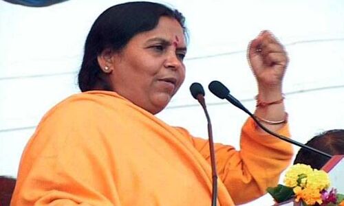 मुलायम मेरे धर्म पिता तो डिंपल मेरी भाभी, डिंपल भाभी क्या दोगी दुष्ट गायत्री प्रजापति को सजा बताओ - उमा भारती