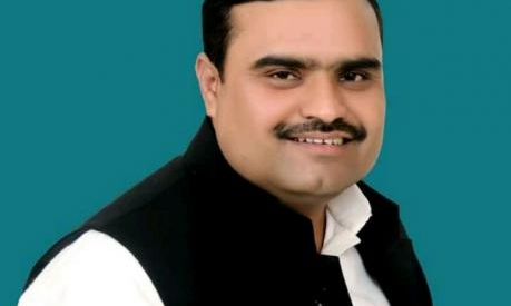 नेपाल बॉर्डर से गिरफ्तार हुआ जिला पंचायत अध्यक्ष राम प्रवेश यादव, देवरिया पुलिस की बड़ी कामयाबी नेपाल बॉर्डर से गिरफ्तार हुआ जिला पंचायत अध्यक्ष राम प्रवेश यादव, देवरिया पुलिस की बड़ी कामयाबी