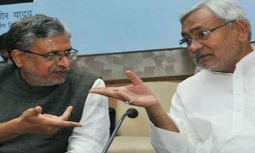 सबसे बड़ा सवाल इस्तीफा देगा कौन: नीतीश या सुशील मोदी