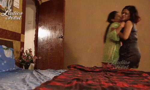 जब लड़कियों ने बंद कमरे में उतारे लड़की के सारे कपड़े फिर क्या हुआ जानें!