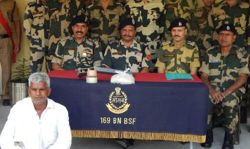 ट्रैक्टर में भर कर लाई जा रही हेरोइन बार्डर पर बरामद