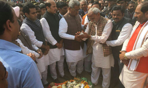 बिजनौर से विधायक की अंत्येष्ठि में उनके पैतृक गांव पहुंचे बीजेपी के  नेता