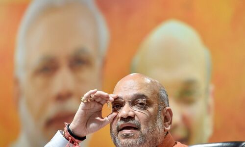 अमित शाह के ऐलान से बीजेपी विधायकों में मचा हडकम्प, बोले अस्सी प्रतिशत नहीं लड़ सकते चुनाव अमित शाह के ऐलान से बीजेपी विधायकों में मचा हडकम्प, बोले अस्सी प्रतिशत नहीं लड़ सकते चुनाव