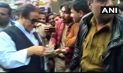 समाजवादी पार्टी ने आजम खान की मौजूदगी में रामपुर में किया पकौड़ा प्रदर्शन