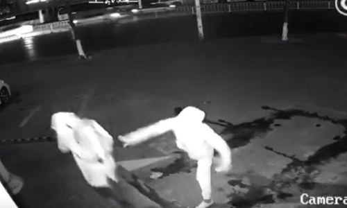 इन चोरों की बेवकूफी देख रुक नहीं पाएगी आपकी हंसी, वीडियो हुआ वायरल