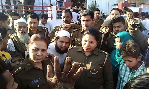 मुज़फ्फर नगर के चर्चित सिपाही को लड़की गायब करने के मामले में भेजा जेल मुज़फ्फर नगर के चर्चित सिपाही को लड़की गायब करने के मामले में भेजा जेल