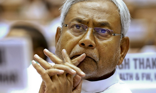 नीतीश ने किया धारा 370 का विरोध, पार्टी का नेता बोला देख लो!