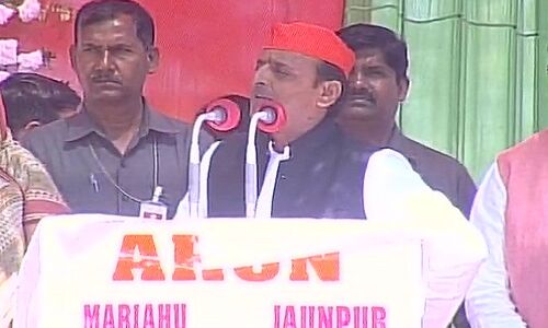 दिल्ली में दिल नहीं लग रहा तो पीएम कुर्सी बदल लें - CM अखिलेश