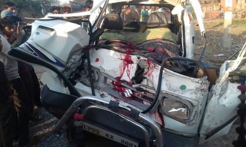 इलाहाबाद सडक हादसे में पांच की मौत, चार घायल