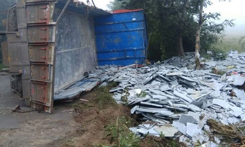 महाराष्ट्र के सांगली में ट्रक पलटने से 11 मजदूरों की मौत, कई घायल