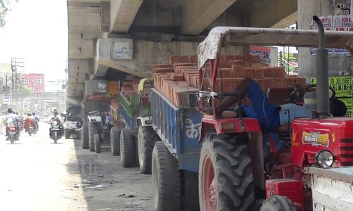 खामोशी से बसा दिया अवैध मंडी