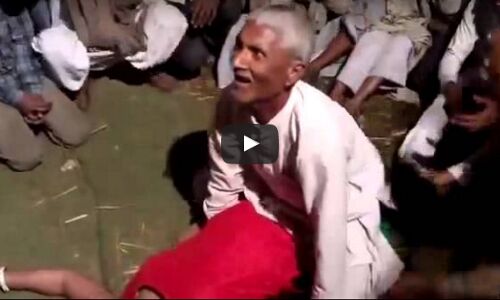 देखें जब लड़की ने खुलेआम चाचा को किया इनवाइट, फिर क्या दोनों चालू?