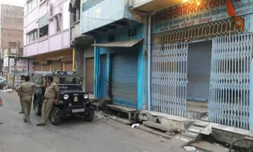 पुलिस की नाक के नीचे बदमाशों का आतंक जारी, नाके-गश्त सब फेल,युवक के घर में घुस कर मारी गोली