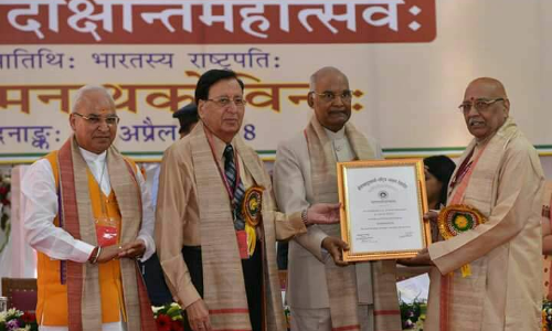 काशी के प्रतिष्ठित ज्योतिर्विद प्रो0 रामचन्द्र पाण्डेय को राष्ट्रपति नें किया सम्मानित