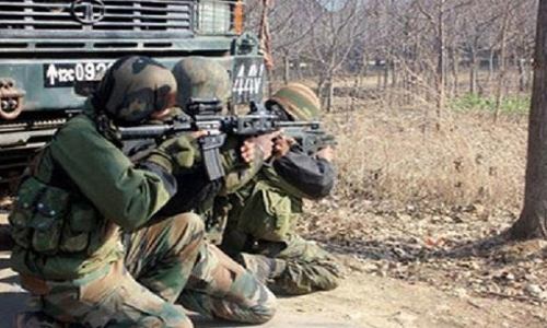 श्रीनगर में सुरक्षा बलों और आतंकियों के बीच मुठभेड़, एक आतंकी ढेर, इंटरनेट सेवा बंद