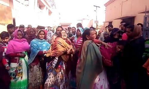 हाइड्रो मशीन की चपेट में आकर घायल मजदूर की अस्पताल में मौत, घर पर मचा कोहराम हाइड्रो मशीन की चपेट में आकर घायल मजदूर की अस्पताल में मौत, घर पर मचा कोहराम