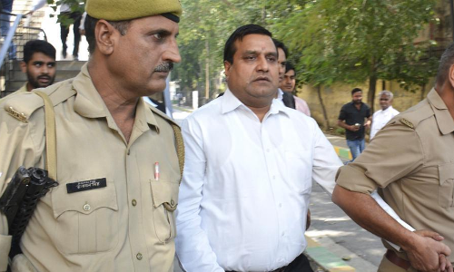 पूर्व विधायक अमरपाल शर्मा को मिली जमानत, पर जेल में रहना होगा! पूर्व विधायक अमरपाल शर्मा को मिली जमानत, पर जेल में रहना होगा!