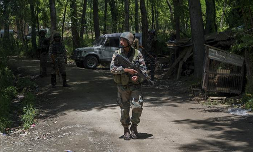 जम्मू-कश्मीर: बटोट-डोडा रोड पर सेना के काफिले पर आतंकी हमला, सर्च ऑपरेशन जारी