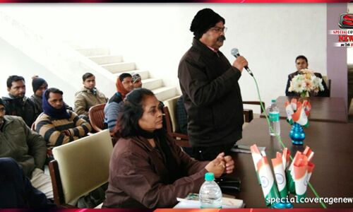 पीलीभीत : मतदाताओं को जागरूक अभियान के तहत सिटी मजिस्ट्रेट और SDM ने दिलाई शपथ