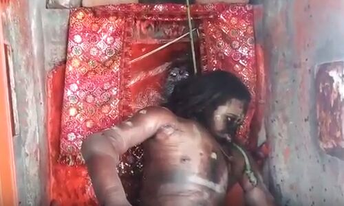 पुजारी ने मंदिर के अंदर लगाई फांसी, BJP विधायक पर प्रताड़ना का आरोप पुजारी ने मंदिर के अंदर लगाई फांसी, BJP विधायक पर प्रताड़ना का आरोप