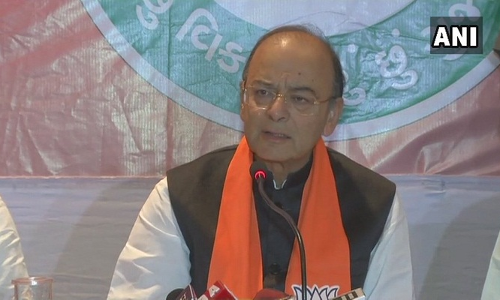 सूरत में अरूण जेटली ने दिया बड़ा बयान, बोलें गुजरात चुनाव जीतना भाजपा के लिए महत्वपूर्ण