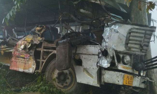 पंजाब में भीषण सड़क हादसा, खड़े ट्रॉला से भिड़ी तेज रफ्तार बस, 12 से ज्यादा की मौत