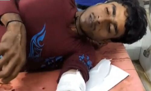 बिहार की राजधानी पटना में सरेआम दिनदहाड़े युवक को ट्रेन से खींचकर मारी गोली बिहार की राजधानी पटना में सरेआम दिनदहाड़े युवक को ट्रेन से खींचकर मारी गोली