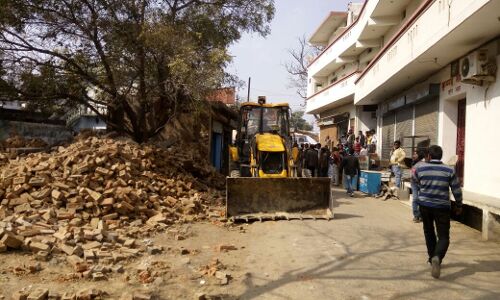 हरदोई में इन दिनों भू माफियाओं पर चल रहा प्रसाशन का चाबुक