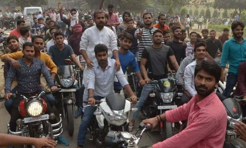 जानिए BHU चीफ प्रॉक्टर रॉयना के अश्लील बोल पर बवाल !