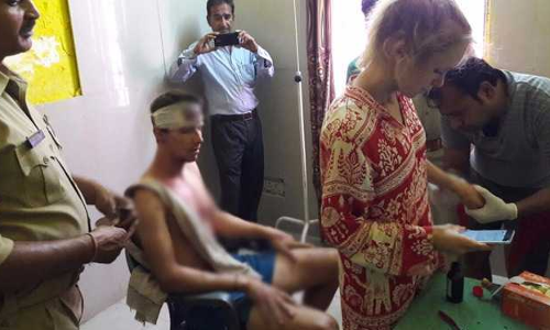 फतेहपुर सीकरी में स्विस कपल की पिटाई, सुषमा स्वराज ने योगी सरकार से मांगी रिपोर्ट