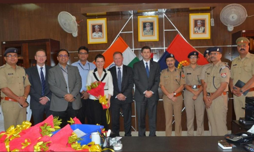 नॉएडा साइबर सेल से प्रभावित हुई लंदन की पुलिस नॉएडा साइबर सेल से प्रभावित हुई लंदन की पुलिस