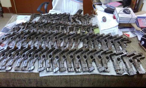 ट्रेन के शौचालय से बड़ी खेप में अधबनी अवैध पिस्टल बरामद, मामला दर्ज ट्रेन के शौचालय से बड़ी खेप में अधबनी अवैध पिस्टल बरामद, मामला दर्ज