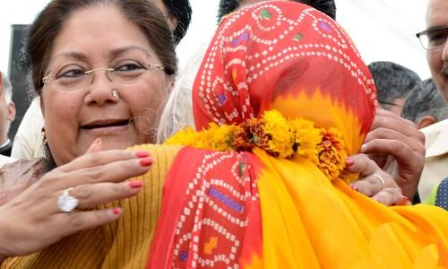 सीएम वसुंधरा ने किया देश की पहली हवाई तीर्थयात्रा योजना का शुभारम्भ सीएम वसुंधरा ने किया देश की पहली हवाई तीर्थयात्रा योजना का शुभारम्भ