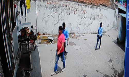 खून जांच करने के नाम पर घूम रहे 3 संदिग्ध,कही आतंकवादी होने वाला वायरल मैसेज सच तो नही ?