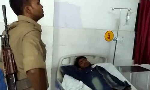 इटावा में बदमाशों से पुलिस की मुठभेड़, थानाध्यक्ष समेत 25 हजार का इनामिया बदमाश घायल