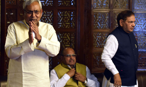 शरद यादव को झटका तो नीतीश हुए खुश!