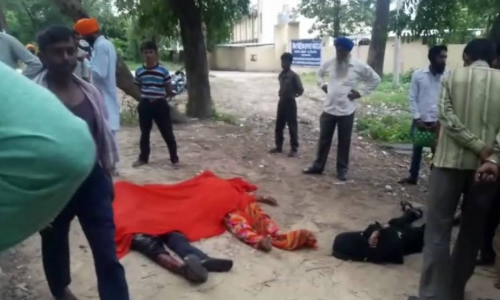 नानकमत्ता से लौट रहे बाईक सवार दम्पति और बच्चे को बस ने रौंदा, तीनों की मौके पर मौत नानकमत्ता से लौट रहे बाईक सवार दम्पति और बच्चे को बस ने रौंदा, तीनों की मौके पर मौत