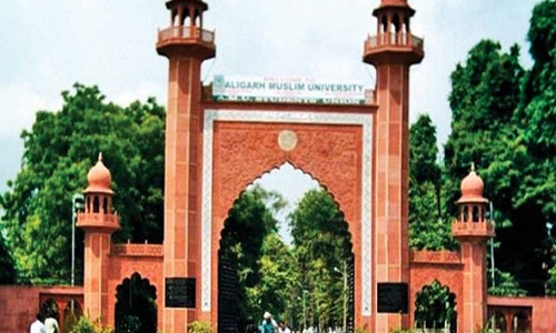 पहले गोली मारी फिर धारदार हथियार से किया हमला, AMU छात्र की स्थिति गंभीर पहले गोली मारी फिर धारदार हथियार से किया हमला, AMU छात्र की स्थिति गंभीर