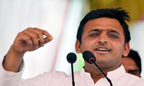 सीएम अखिलेश पहुंचे एटा थोड़ी देर में रैली को करेंगे संबोधित सीएम अखिलेश पहुंचे एटा थोड़ी देर में रैली को करेंगे संबोधित