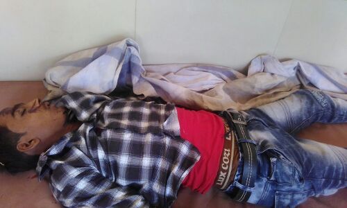 वाइक का टायर फटने से तीन की मौत वाइक का टायर फटने से तीन की मौत