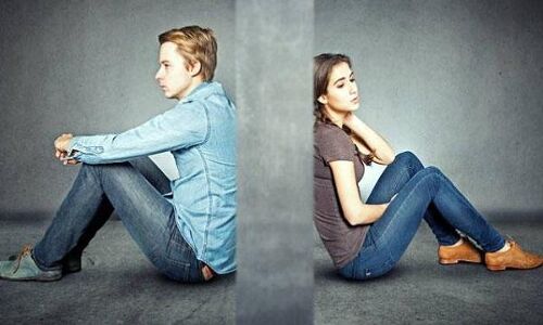 सोशल साइट पर दोस्ती प्यार और ब्लैक मेलिंग!