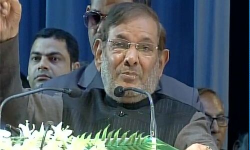 देखें वीडियो: बेटी के इज्जत से बड़ी वोट की इज्जत है - शरद यादव