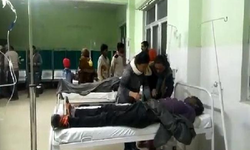 मथुरा: बारातियों से भरी बस की ट्रक से टक्कर, चार की मौत