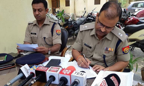 नॉएडा: एसपी सिटी ने किया ढाई साल पुराने मर्डर का खुलासा, पत्नी निकली हत्यारिन